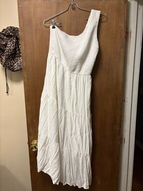 Women's White One-Shoulder Maxi Dress